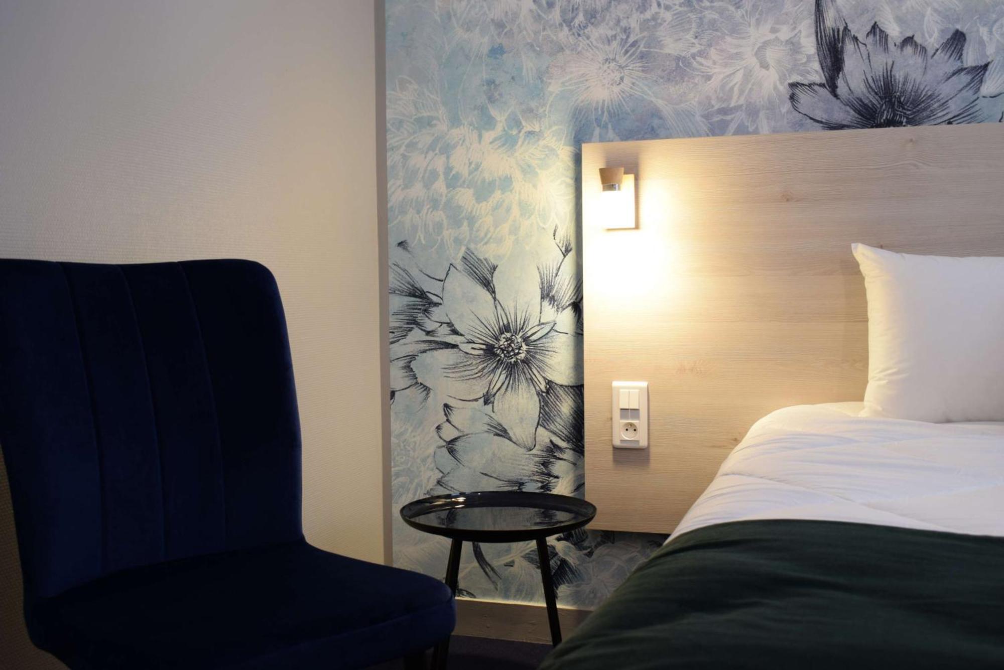 Brit Hotel Au Pays De Vitre Étrelles Exteriör bild