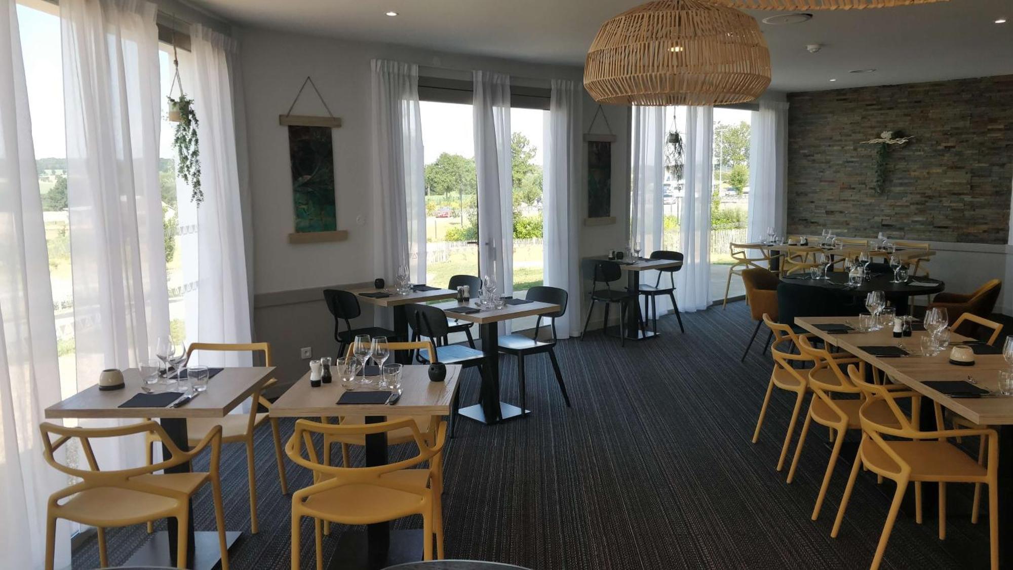 Brit Hotel Au Pays De Vitre Étrelles Exteriör bild